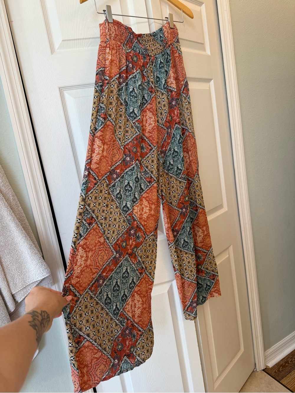 Easel Los Angeles Boho Patchwork Wide Leg Pants NWT size small - Picture 7 of 7